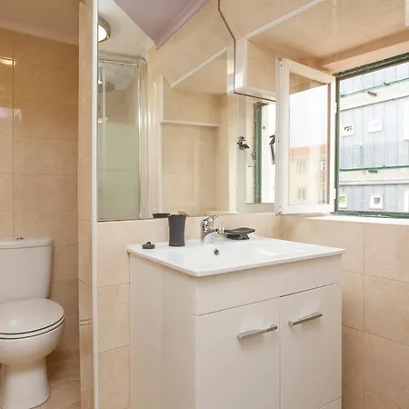 Principe Real 2 Bedrooms 2 Bathrooms, Air-con, Wi-fi, 2nd Floor Апартаменты