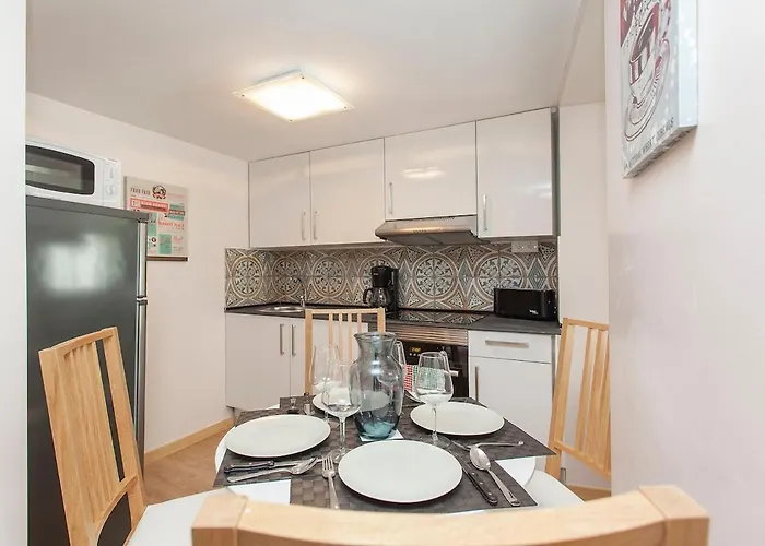 Principe Real 2 Bedrooms 2 Bathrooms, Air-con, Wi-fi, 2nd Floor *