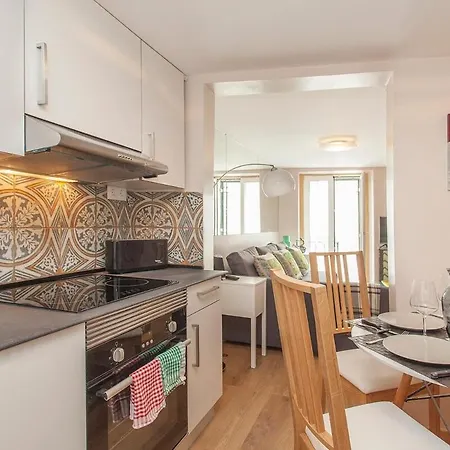 アパート Principe Real 2 Bedrooms 2 Bathrooms, Air-con, Wi-fi, 2nd Floor *
