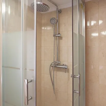 Apartamento Principe Real 2 Bedrooms 2 Bathrooms, Air-con, Wi-fi, 2nd Floor *